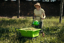Тачка садовая аккумуляторная самоходная GREENWORKS G40GCK4 (7400007UB)