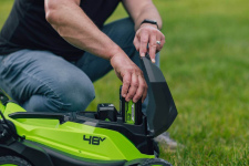 Газонокосилка аккумуляторная GREENWORKS GD24X2LM361 (2520707UD) [2х24В, 2х4.0 Ач, з/у]