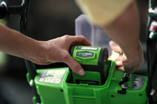 Тачка садовая аккумуляторная самоходная GREENWORKS G40GCK4 (7400007UB)