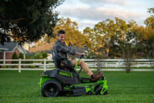 Райдер садовый аккуммуляторный GREENWORKS Zero Turn CrossoverT GC82ZT107 82V без АКБ и ЗУ (7404107)