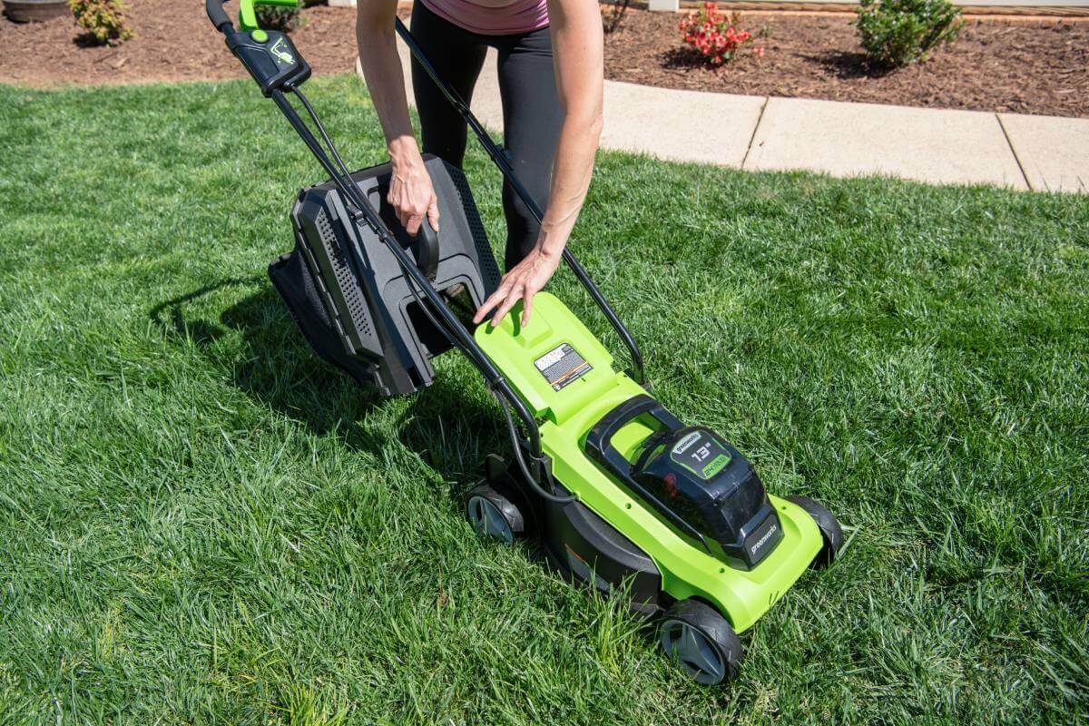 Газонокосилка аккумуляторная GREENWORKS G24LM32K2 (2509607)