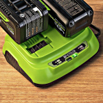 Зарядное устройство для аккумуляторов GREENWORKS G24X2C8 для Li-ion 24V (2958807)