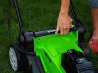 Газонокосилка аккумуляторная GREENWORKS G24X2LM41 (2512607UD) [24В, 2х4.0 Ач, з/у]
