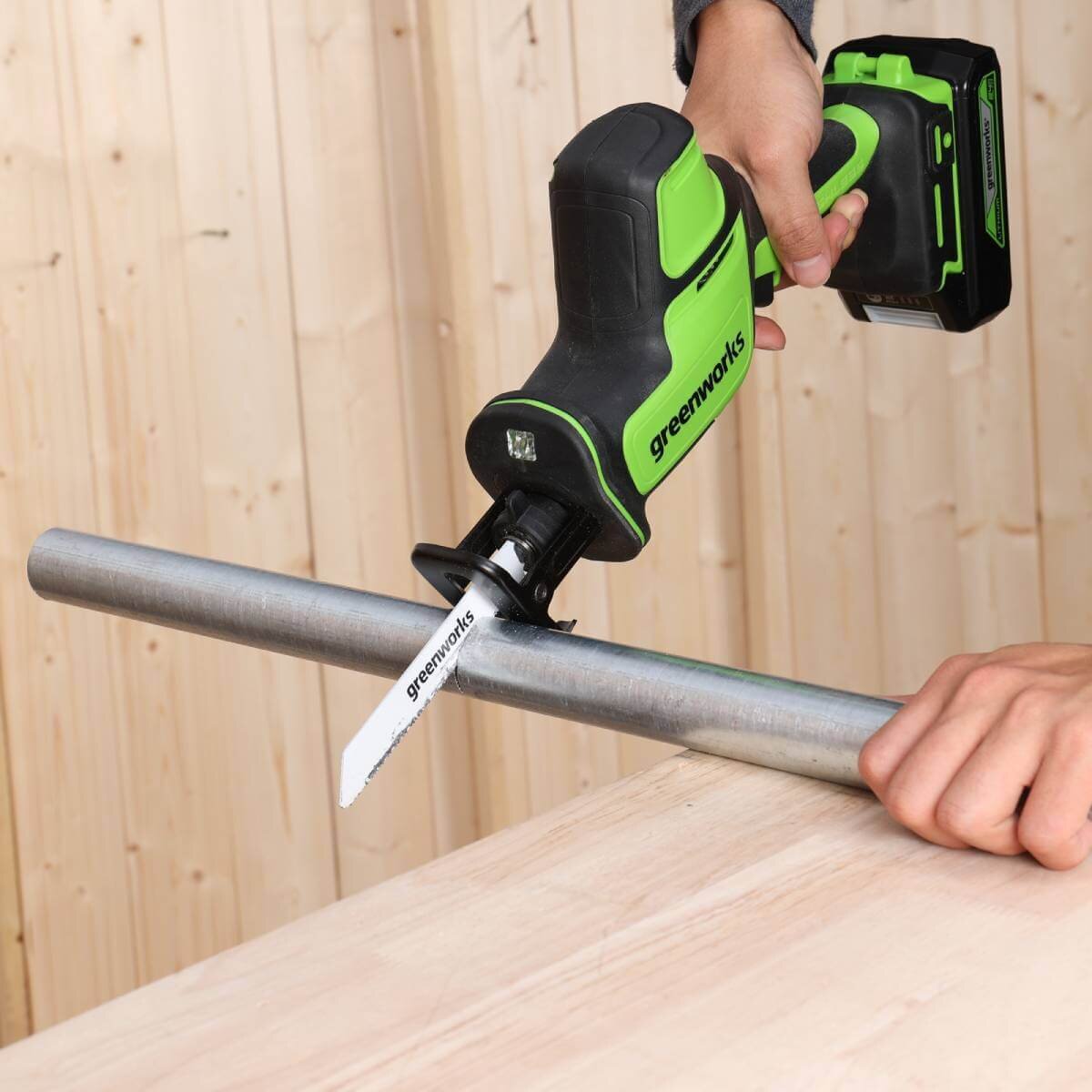 Пила сабельная аккумуляторная GREENWORKS GPT-CRS-25 (1200507CUA)