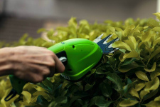 Ножницы садовые аккумуляторные GREENWORKS +телескопическая рукоятка (1600807)