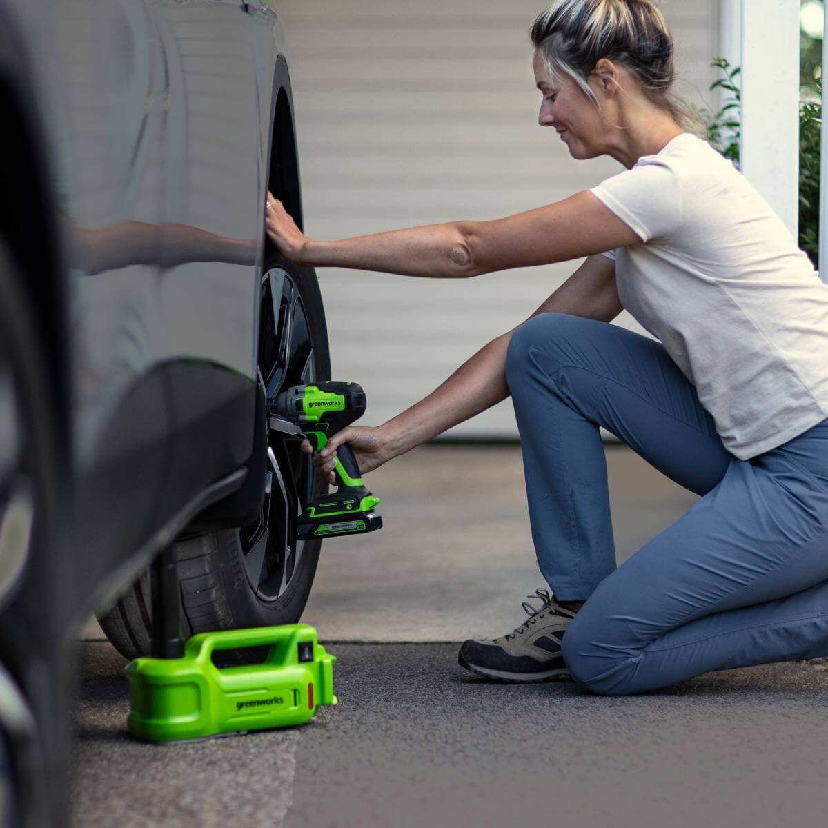 Домкрат аккумуляторный 3т GREENWORKS G24Jacks (3401407)