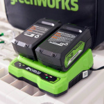 Зарядное устройство для аккумуляторов GREENWORKS G24X2UC2 для Li-ion 24V (2931907)