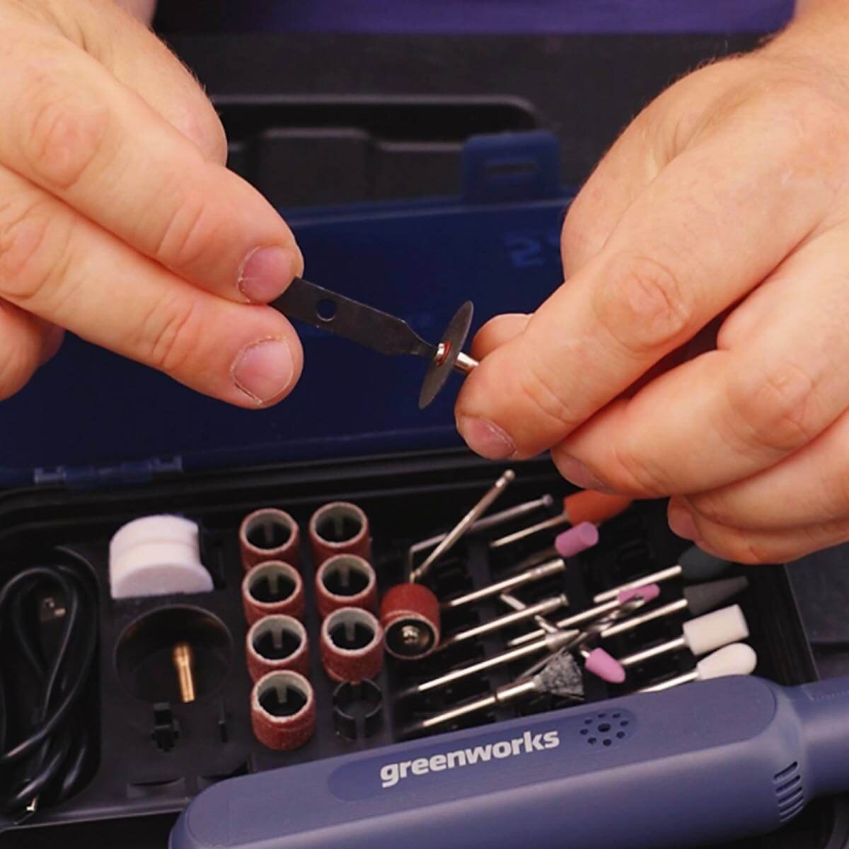 Гравер аккумуляторный GREENWORKS GPT-8VRT 8.0V +принадлежности (3200707)