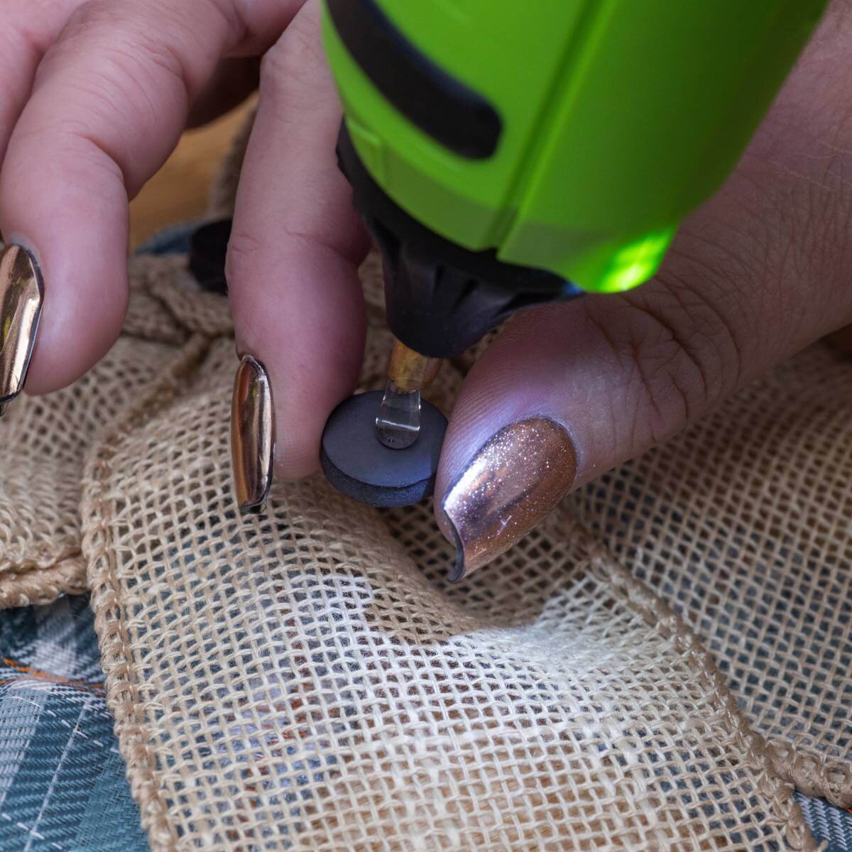 Пистолет термоклеевой аккумуляторный GREENWORKS G24GLG (3502207CUA)