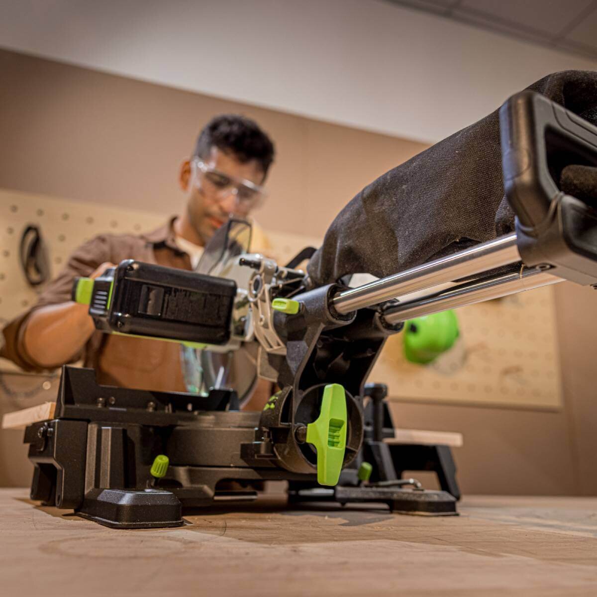 Пила торцовочная аккумуляторная GREENWORKS GD24MS216 (1501707UG)