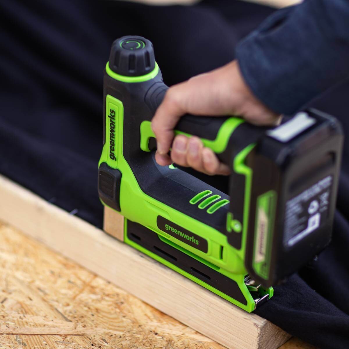 Степлер аккумуляторный GREENWORKS G24CS10 (3400107CUA)