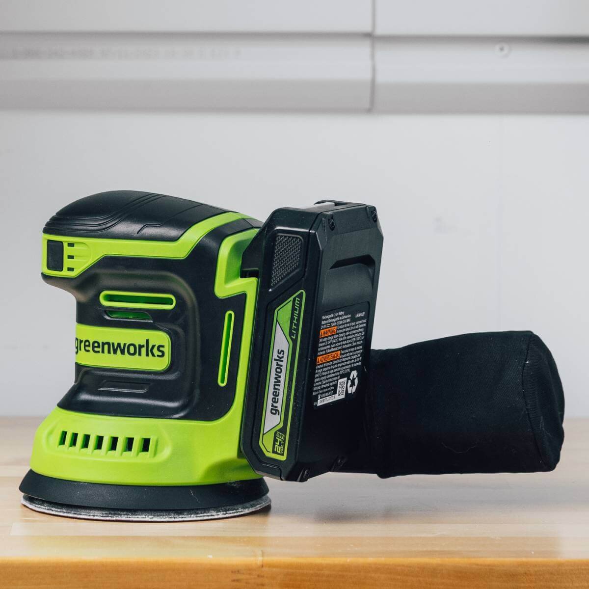 Шлифмашина эксцентриковая (орбитальная) аккумуляторная GREENWORKS (3100907CUA)